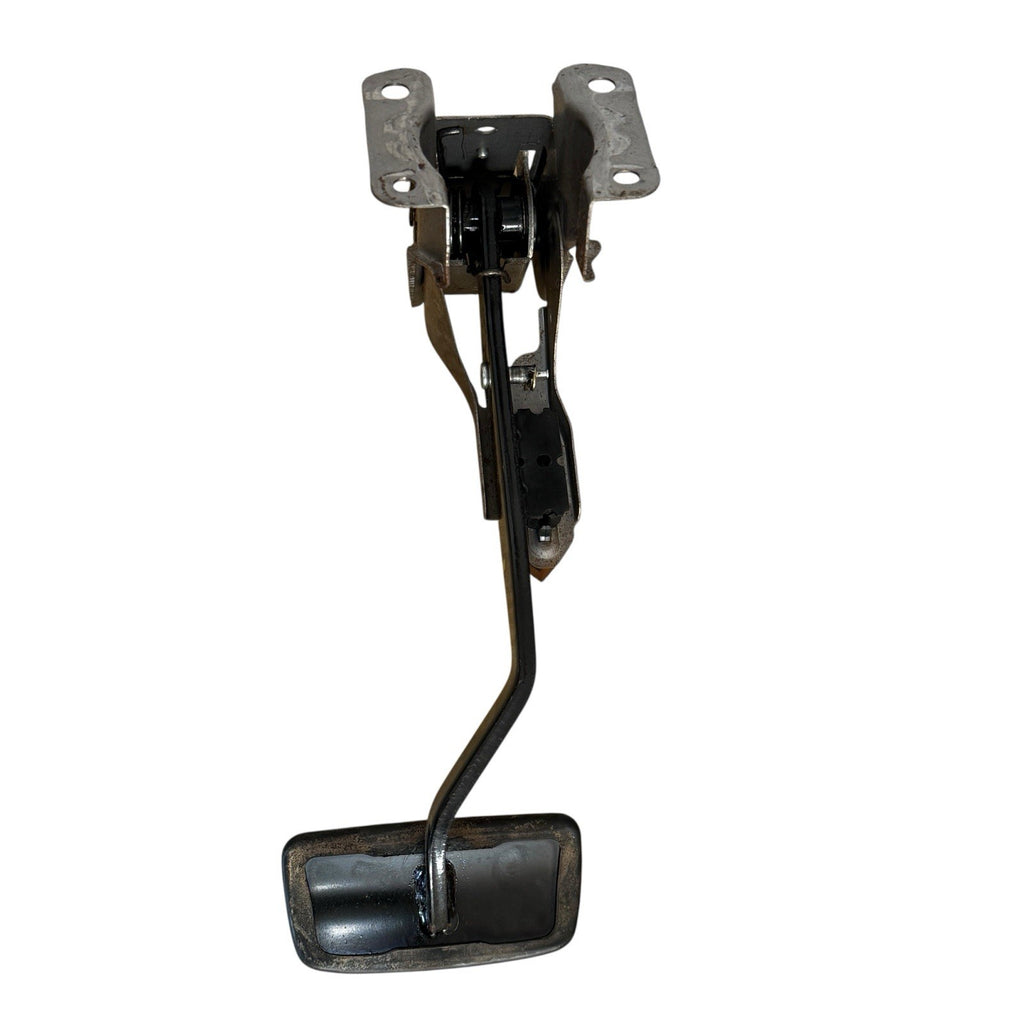 Infiniti G35 Brake Pedal Assembly w/ Sensors & Hardware 2003–2007 AT