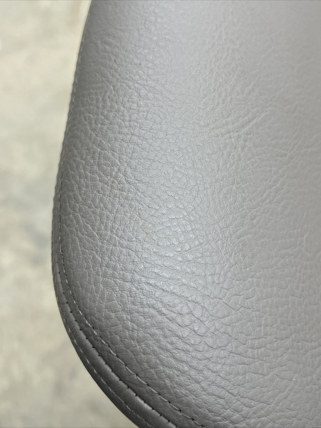 2001-2007 Chrysler Town & Country Headrest Rear Seat Gray Leather