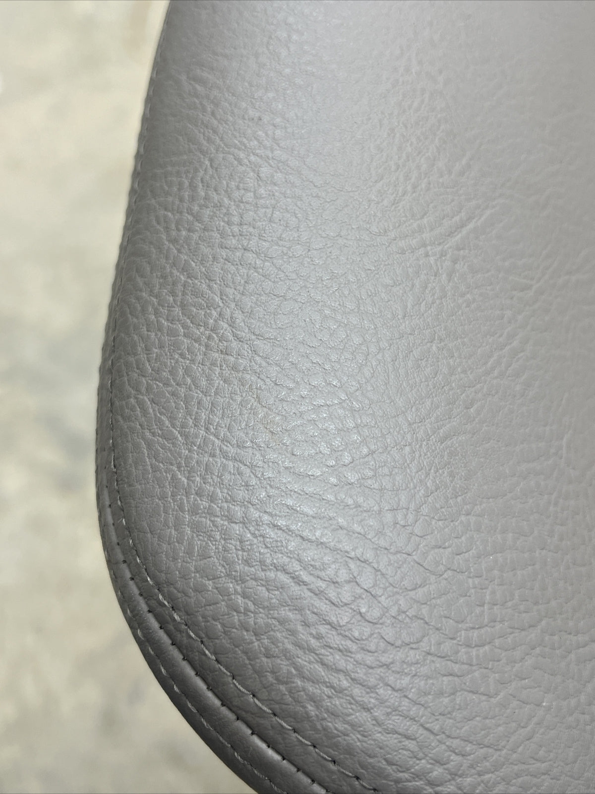 2001-2007 Chrysler Town & Country Headrest Rear Seat Gray Leather