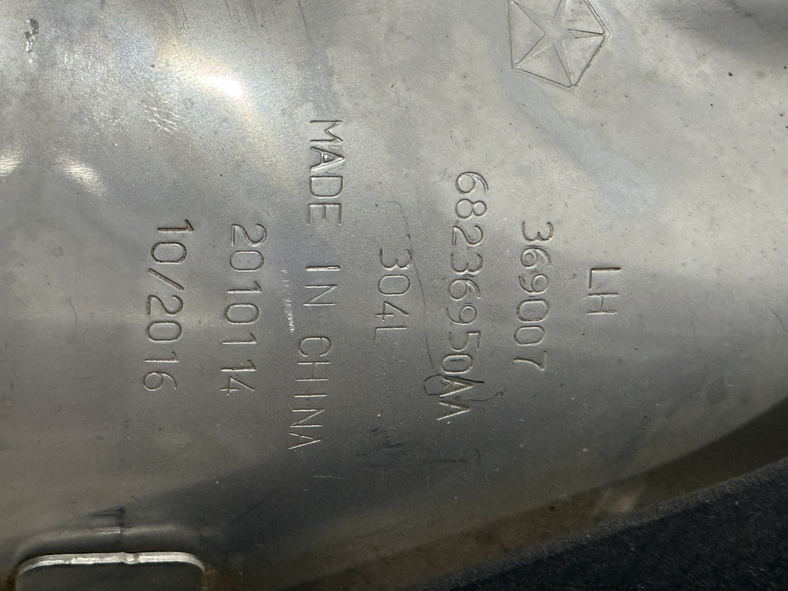 2014-2020 Jeep Cherokee Left Right Chrome Exhaust Tail Pipe Tip - OEM 68236949aa