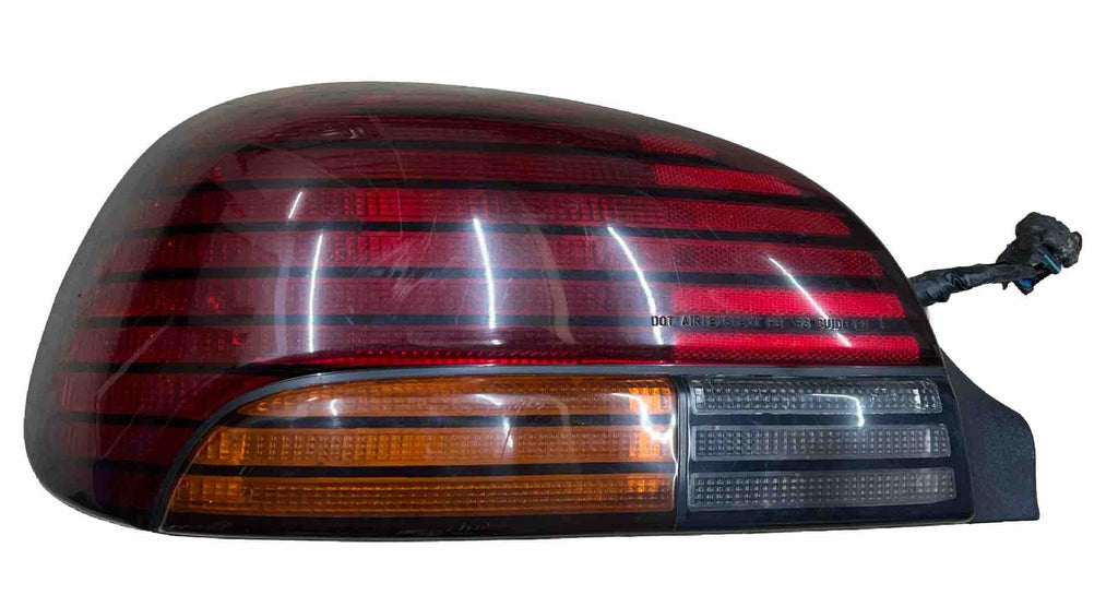 1997 Grand Am SE LH Tail Lamp NICE w/Sockets 96-98