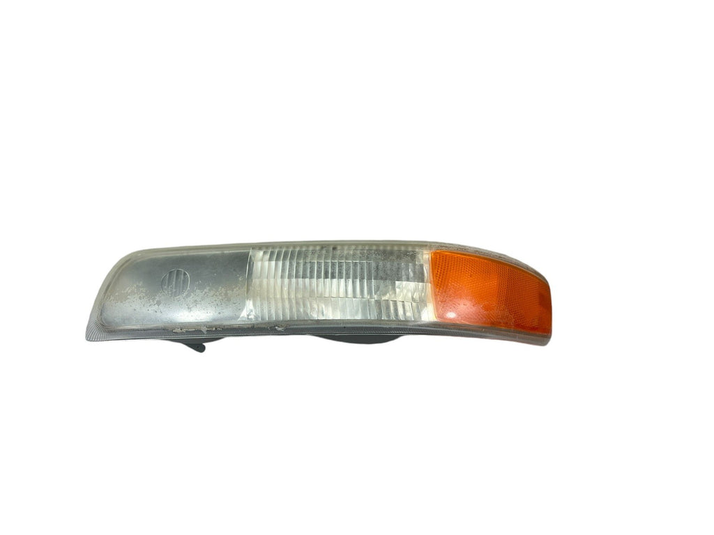 15199558 Chevy Silverado1500 OEM Left Turn Signal Parking Lamp 1999-02