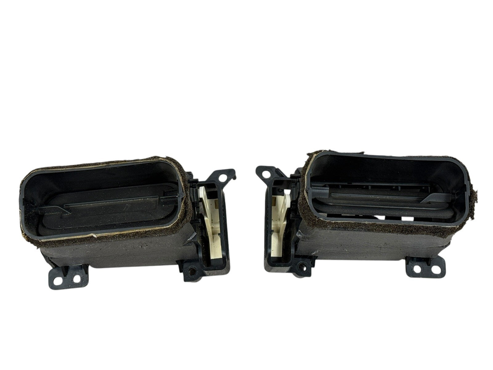 2008–2009 Pontiac G8 Center Dash AC Vent OEM 92181991 / 92161833 Black