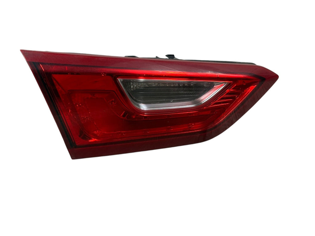 Left Driver Side On-Lid Tail Light For 2016-2023 Malibu GM2802114 84130996