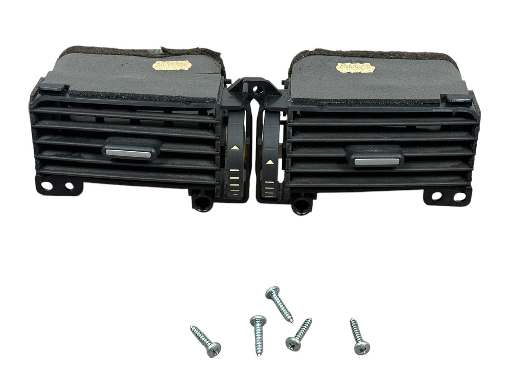 2008–2009 Pontiac G8 Center Dash AC Vent OEM 92181991 / 92161833 Black
