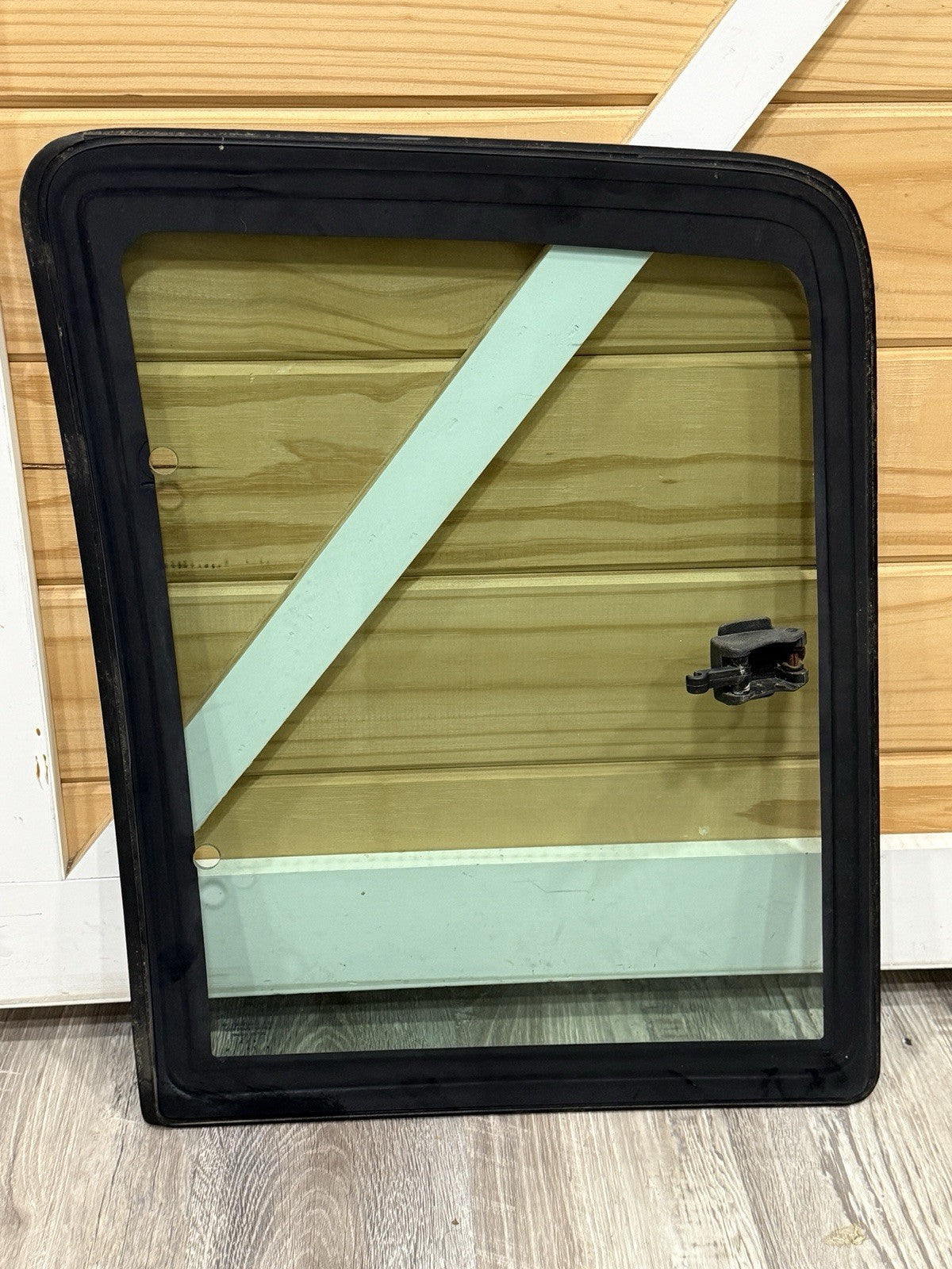 88-98 Chevy GMC C1500 C2500 C3500 Ext Cab RH Rear Quarter Window Glass Tint