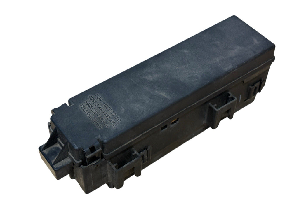 2004-2006 Dodge Durango Engine Fuse Box / Relay Block OEM Mopar
