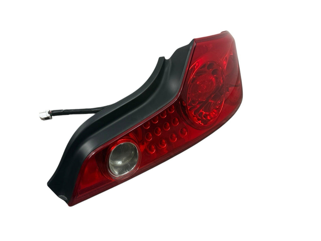 2003-2005 Infiniti G35 Coupe Right Passenger Tail Light OEM 26550-AM825