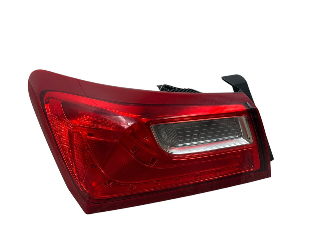 Fits 2016 - 2024 Chevy Malibu LH Driver Tail Light Assy Quarter Mounted OEM