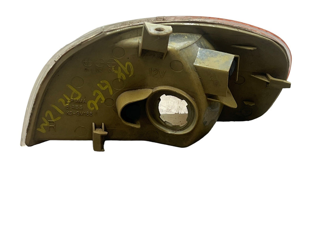 Passenger Corner/Park Light turn Signal Fits 98-02 PRIZM