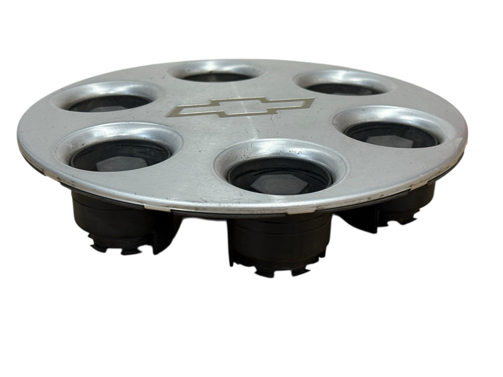 Chevrolet 2000-03 Suburban Silverado Tahoe 15004143 Wheel Center Cap