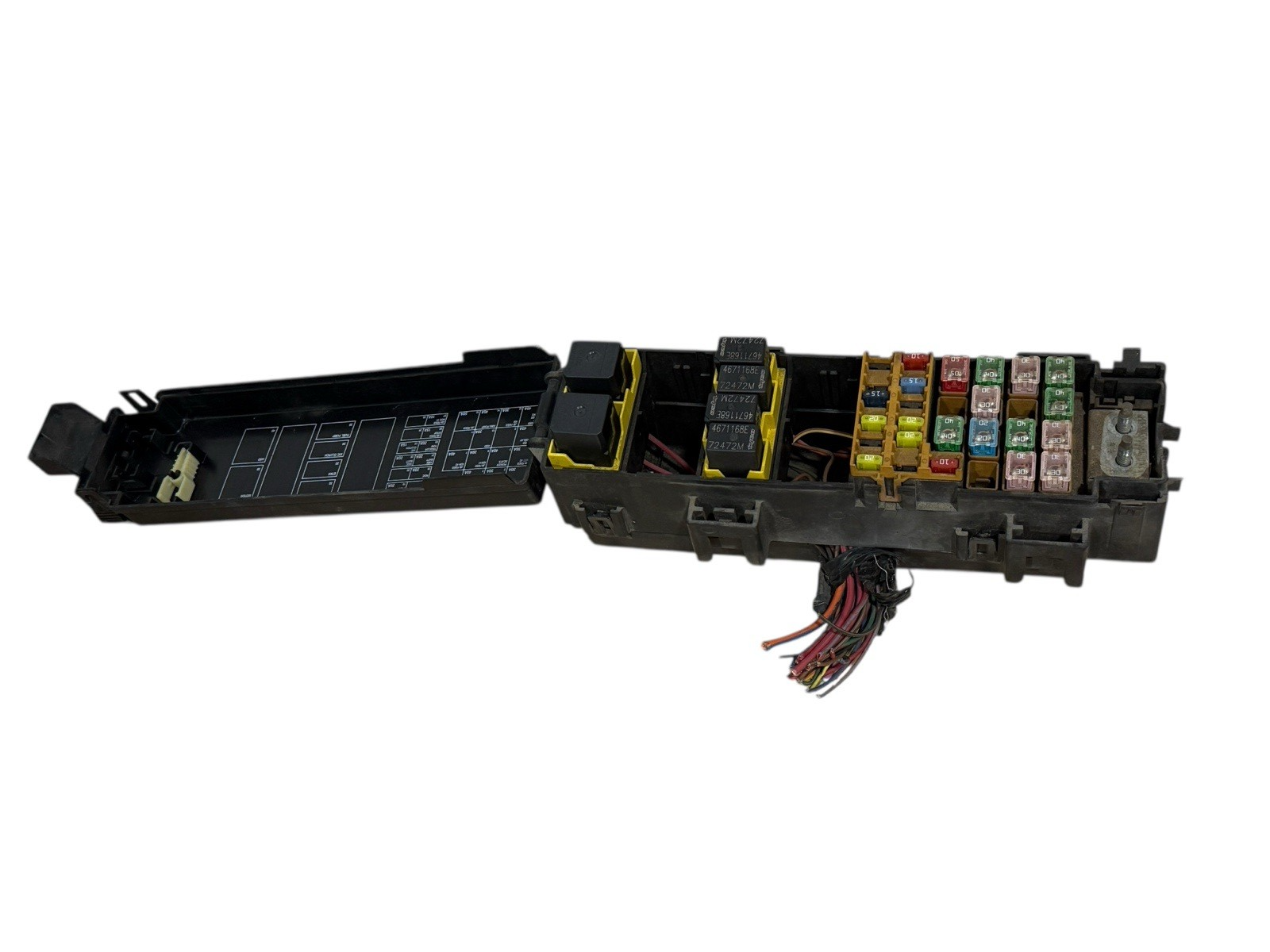 2004-2006 Dodge Durango Engine Fuse Box / Relay Block OEM Mopar