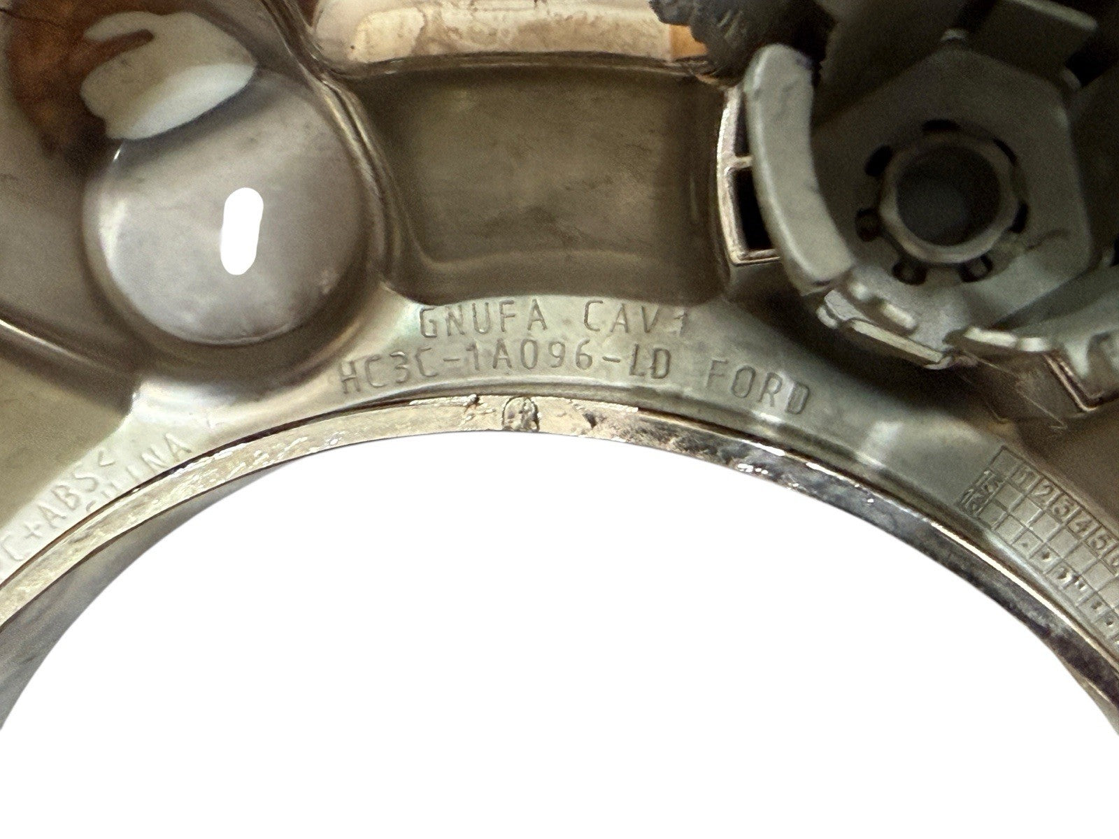 2017–2024 F-250/f-350 Sd OEM Ford Chrome 8-lug Center Cap Hc3c-1a096-ld