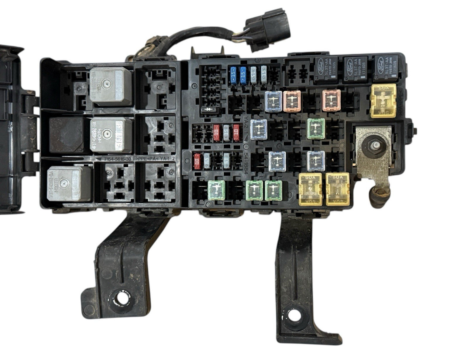 2006–2009 Ford Fusion Engine Bay Fuse Box Under Hood Power Distribution OEM