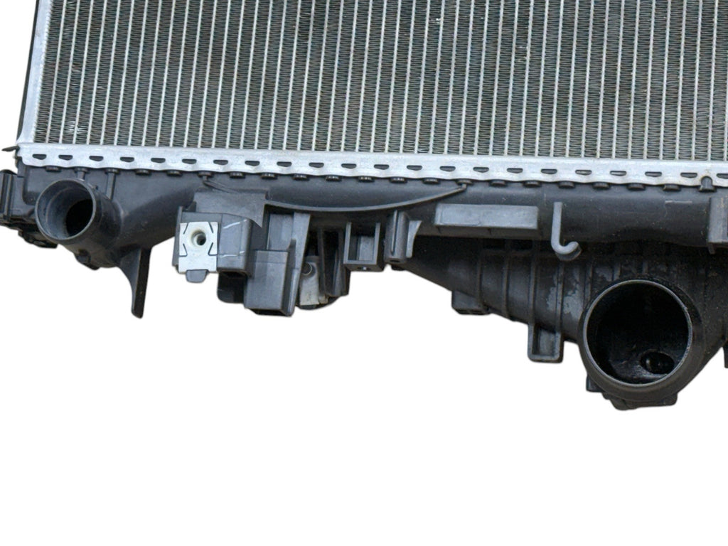 2016-2020 Chevrolet Malibu Radiator Condenser Cooling Assembly 1.5 L OEM