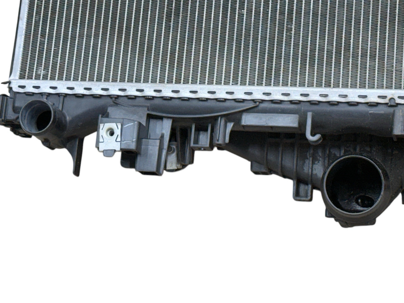 2016-2020 Chevrolet Malibu Radiator Condenser Cooling Assembly 1.5 L OEM